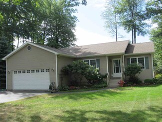 31 Jones Ct, Swanton, VT 05488