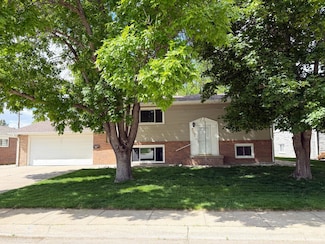 807 Grande Ave, North Platte, NE 69101