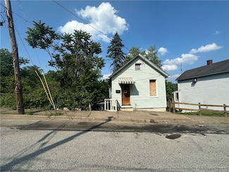 228 Walnut St, Donora, PA 15033