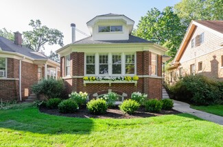 3016 Thayer St, Evanston, IL 60201