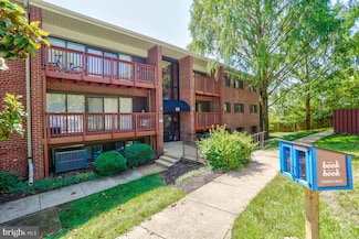 53 Skyhill Rd Unit 204, Alexandria, VA 22314