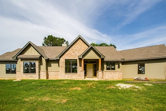 2401 Oak Hollow Ln, Brenham, TX 77833
