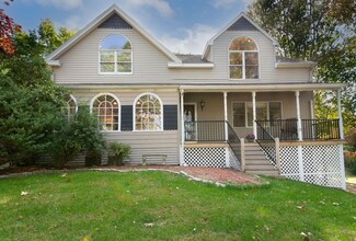 22 Burnap St, Auburn, MA 01501