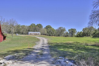 425 Moore Rd, Wartrace, TN 37183