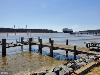 64 S Shore Rd, Elkton, MD 21921