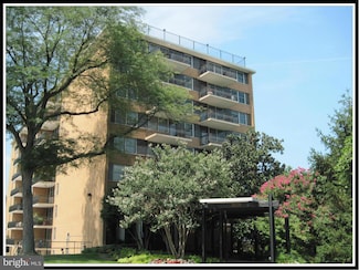 2030 N Adams St Unit 605, Arlington, VA 22201