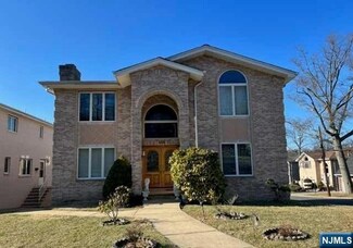 405 Chestnut St Unit 2, Ridgefield, NJ 07657