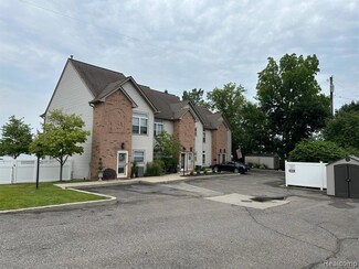 40 Park Island Dr Unit 4, Lake Orion, MI 48362