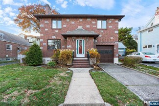 15 Edgewater Rd, Cliffside Park, NJ 07010