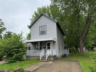 1069 Grant Ave NW, New Philadelphia, OH 44663