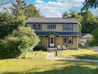 10990 Mayfield Rd, Chardon, OH 44024