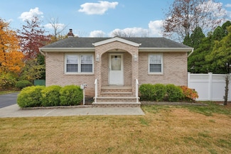 55 Metuchen Ave, Woodbridge, NJ 07095