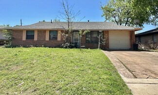 910 Darlene Ln, Arlington, TX 76010