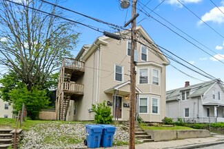 19 Park St, Webster, MA 01570