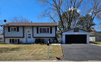 6541 Edgewood Ave N, Brooklyn Park, MN 55428