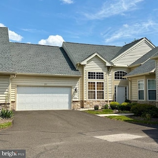 1806 Regency Ct Unit 147, Warrington, PA 18976