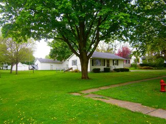 305 S Walnut St, Stillman Valley, IL 61084
