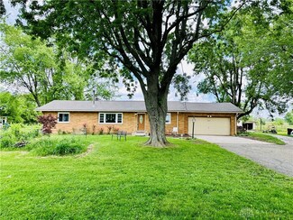 9439 Little Richmond Rd, Brookville, OH 45309