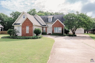125 Lake Lillian Dr, Perry, GA 31069