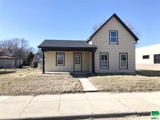 210 E Main St, Elk Point, SD 57025