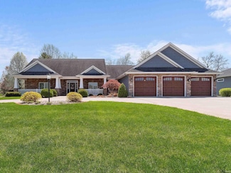 1917 E Blossom Ln, Warsaw, IN 46580