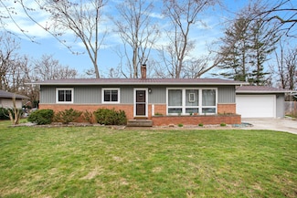 145 Fairway Dr, Battle Creek, MI 49015