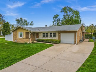 769 Bonita Ave, Elk Grove Village, IL 60007