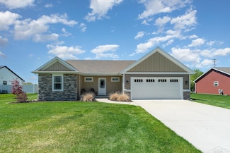 951 Underwood St, Essexville, MI 48732