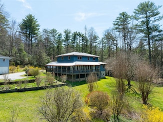 140 Hangin Dog Ln, Lake Toxaway, NC 28747