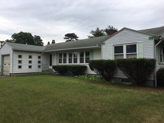 105 Newgate Cir, Manchester, NH 03102