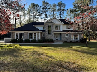 908 E Prospect Ave, Raeford, NC 28376