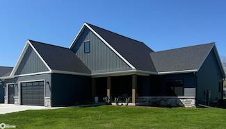 405 5th St SE, State Center, IA 50247