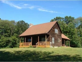 137 Pleasant St, Granby, MA 01033