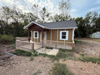 604 E Bertha St, Humansville, MO 65674