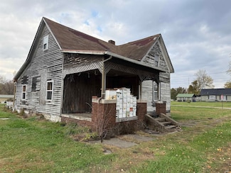 903 E Porter St, Winslow, IN 47598