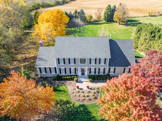 6 Hawthorn Grove Dr, Hawthorn Woods, IL 60047