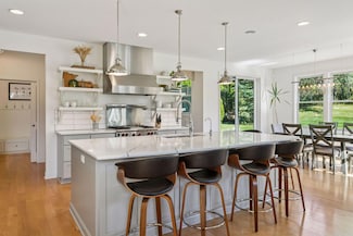 1631 Deephaven Dr, Woodbury, MN 55129