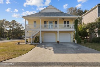 915 Whitecaps Ln, Carolina Beach, NC 28428