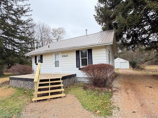 10149 Seymour Rd, Montrose, MI 48457