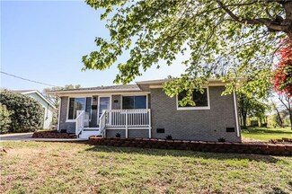 2338 English Dr, Charlotte, NC 28216