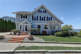 3 Circuit Dr, Cranston, RI 02905