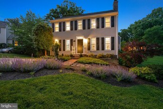 11684 Stockbridge Ln, Reston, VA 20194