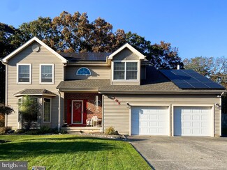 102 Rochelle Ln, Egg Harbor Township, NJ 08234