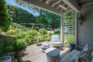 13 Rowayton Woods Dr Unit 13, Norwalk, CT 06854