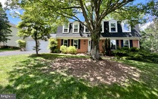 9101 Streamview Ln, Vienna, VA 22182