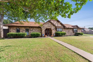 2409 Greenbriar Ct, Grand Prairie, TX 75050