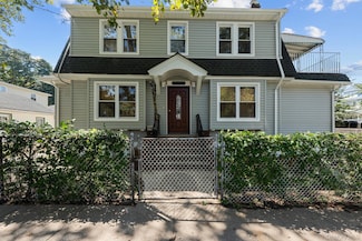 10708 132nd St, South Richmond Hill, NY 11419