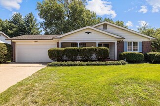 3720 Estates Dr, Florissant, MO 63033