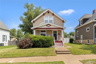 7033 Pernod Ave, Saint Louis, MO 63139