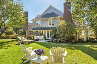 112 Harrison Ave, Newport, RI 02840
